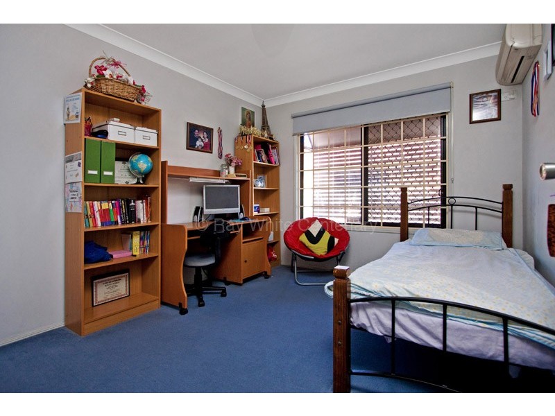 Oxley QLD 4075