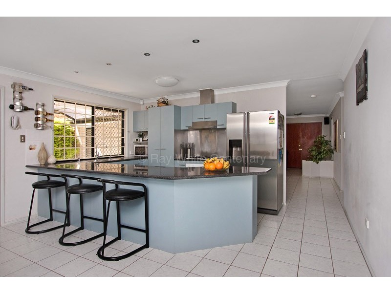 Oxley QLD 4075
