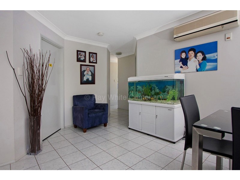Oxley QLD 4075