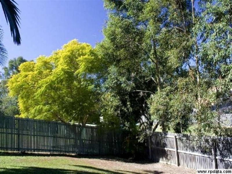 Seventeen Mile Rocks QLD 4073