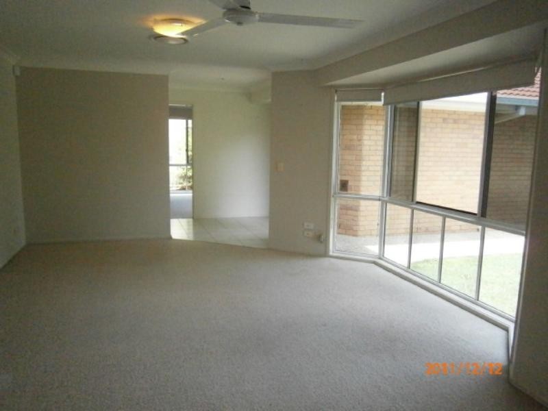 37 Dewsbury Street, Middle Park QLD 4074