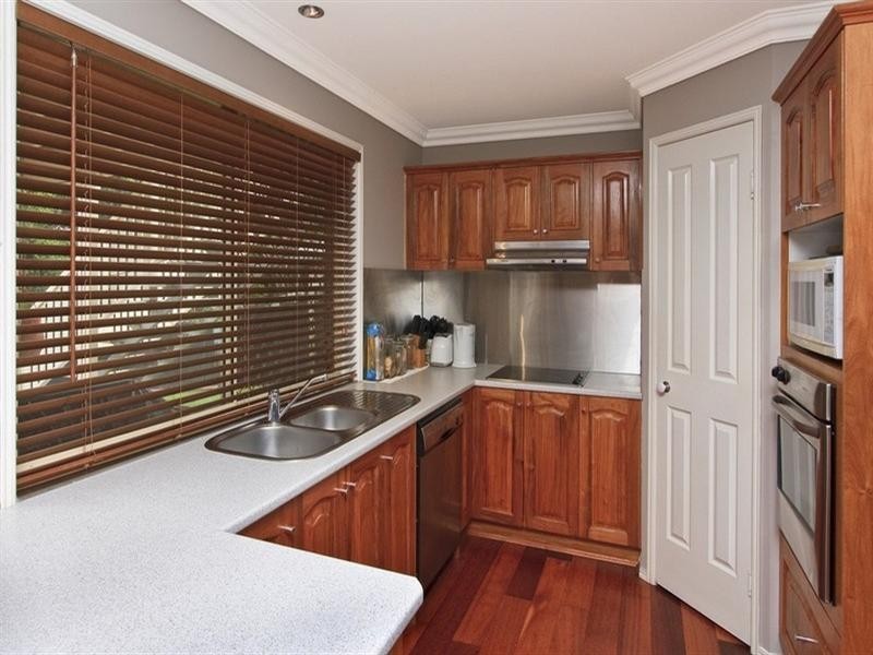 8 Karumba Place, Riverhills QLD 4074