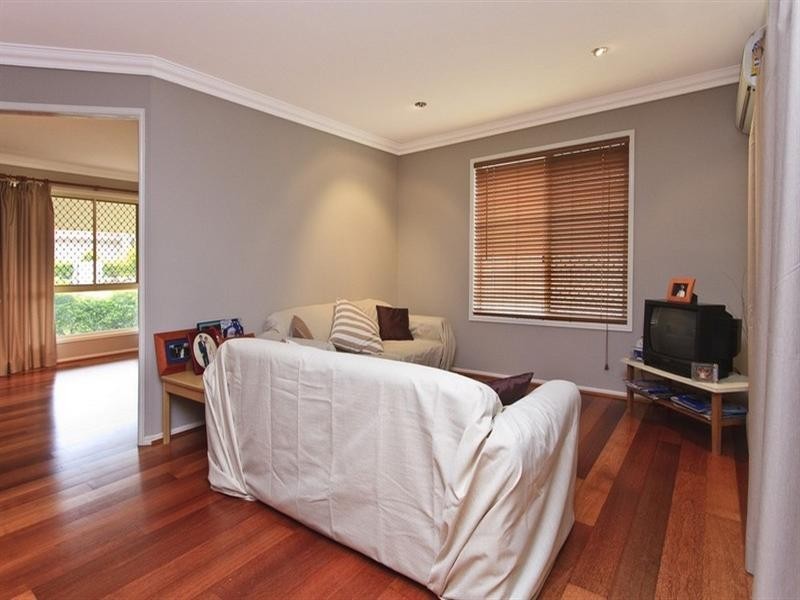 8 Karumba Place, Riverhills QLD 4074