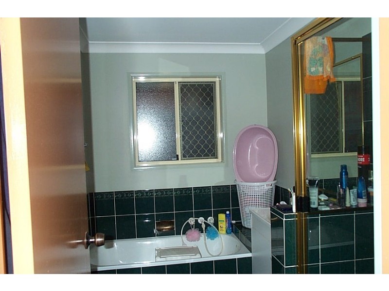 2 Bowerbird Close, Doolandella QLD 4077