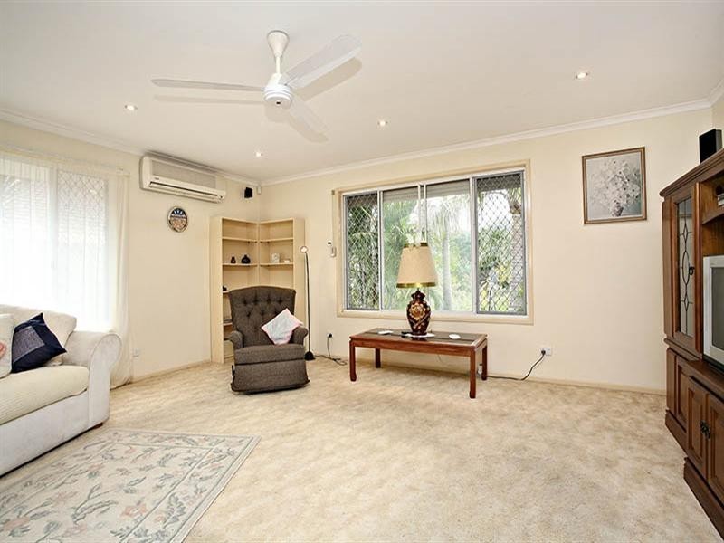 6 Samson Place, Sinnamon Park QLD 4073