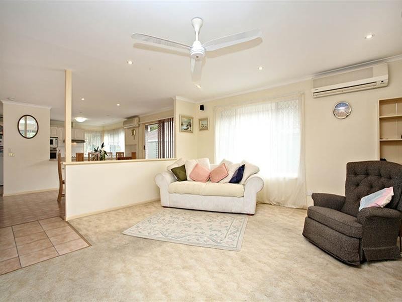 6 Samson Place, Sinnamon Park QLD 4073