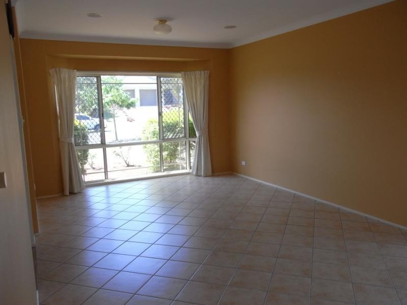 105 McPherson Road, Sinnamon Park QLD 4073