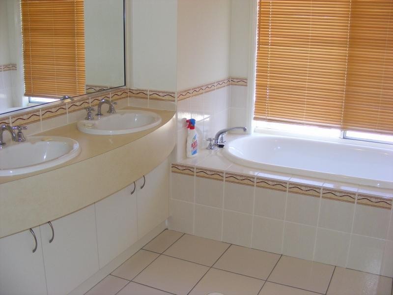 17 Hindmarsh Place, Westlake QLD 4074