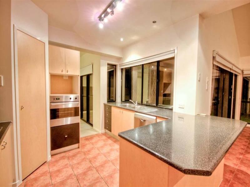 16 Bartok Place, Mount Ommaney QLD 4074