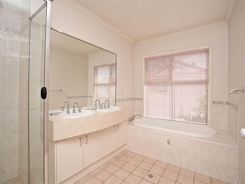 246 Westlake Drive, Westlake QLD 4074