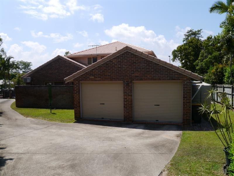 8 Melba Court, Mount Ommaney QLD 4074