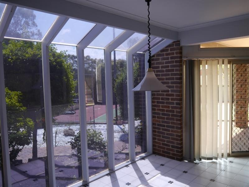 8 Melba Court, Mount Ommaney QLD 4074