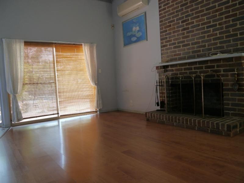 8 Melba Court, Mount Ommaney QLD 4074