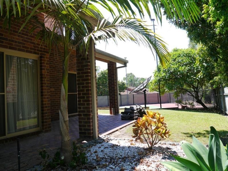 8 Melba Court, Mount Ommaney QLD 4074