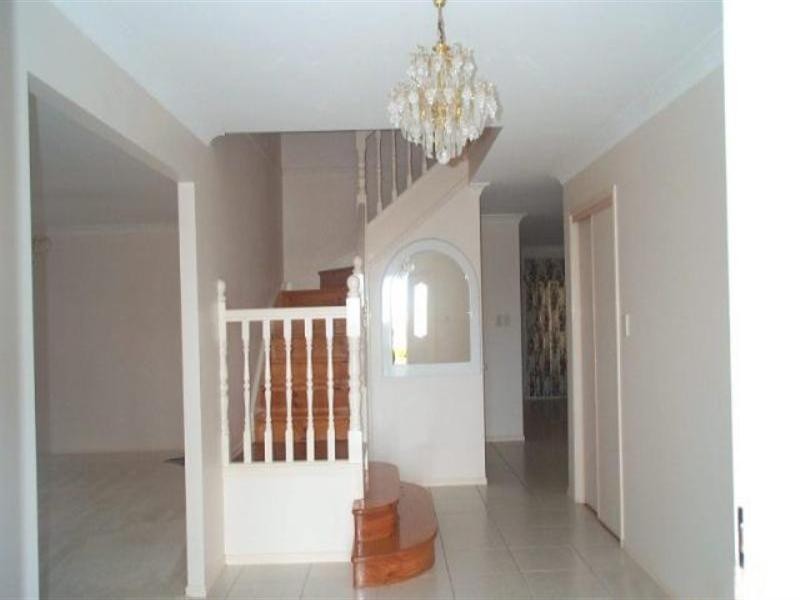 73 Abel Smith Crescent, Mount Ommaney QLD 4074