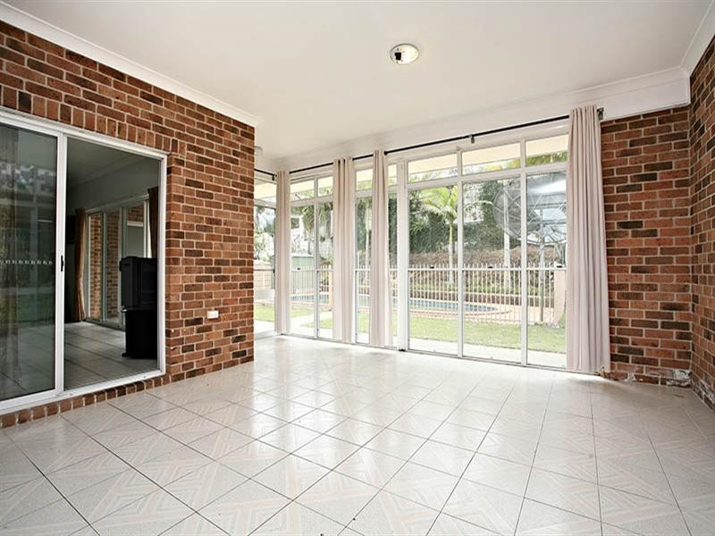 10 Abel Smith Crescent, Mount Ommaney QLD 4074