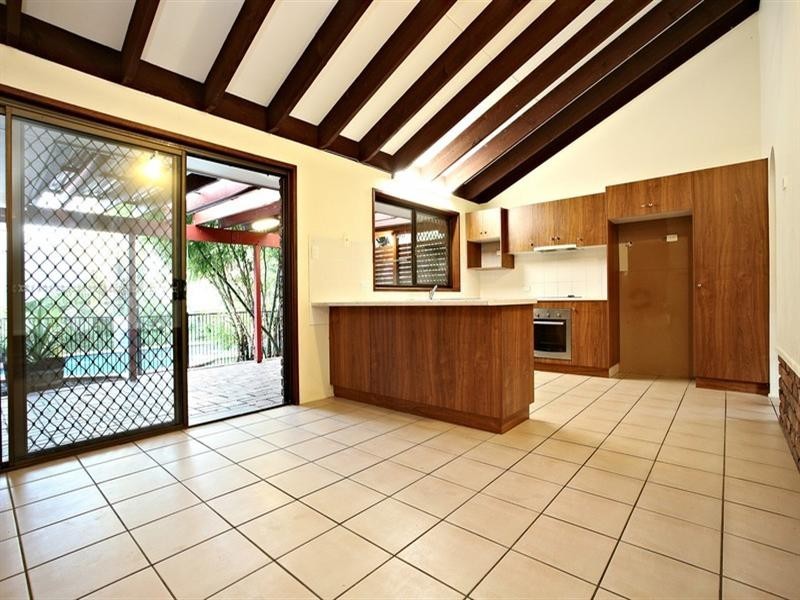 70 Raeside Street, Westlake QLD 4074