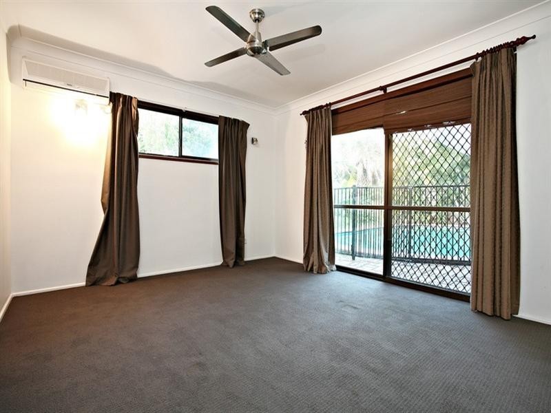 70 Raeside Street, Westlake QLD 4074