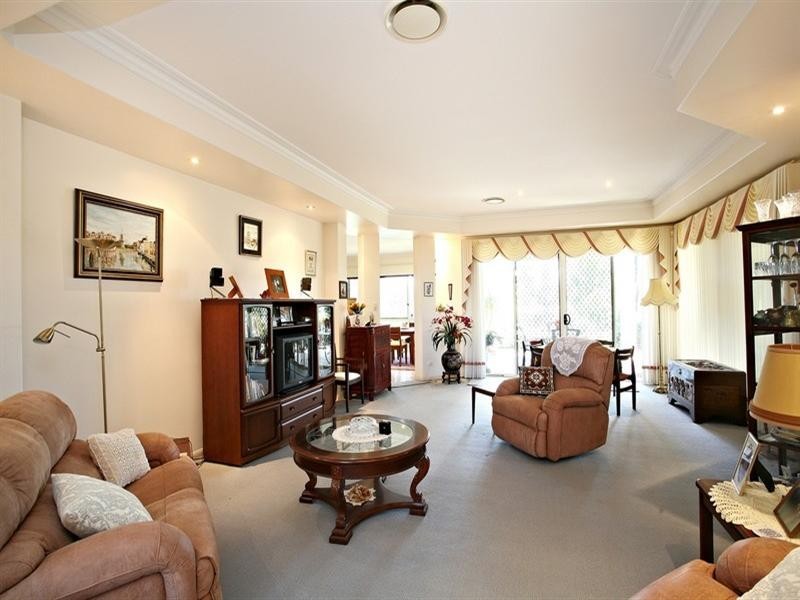 69 Daintree Place, Riverhills QLD 4074