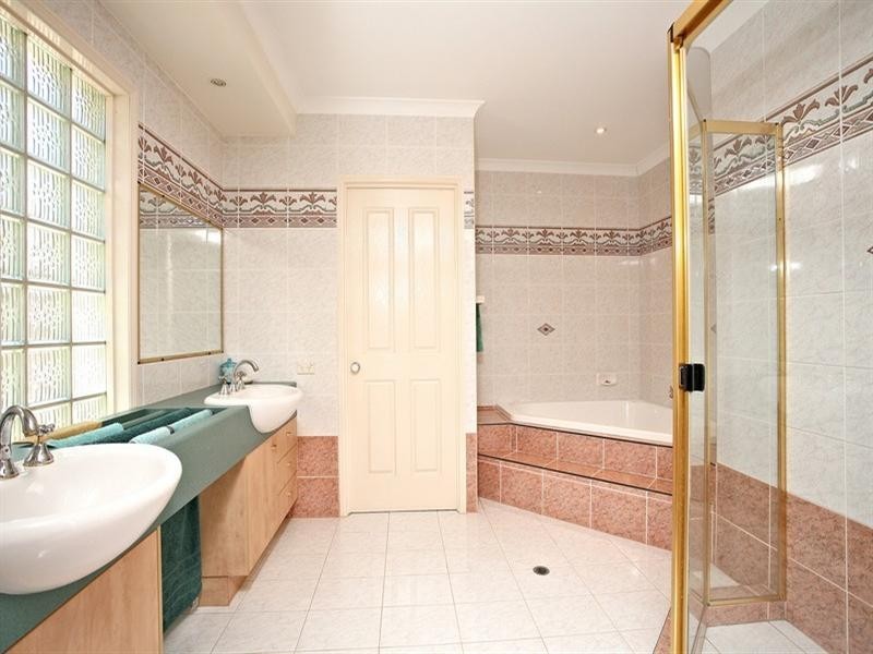 69 Daintree Place, Riverhills QLD 4074