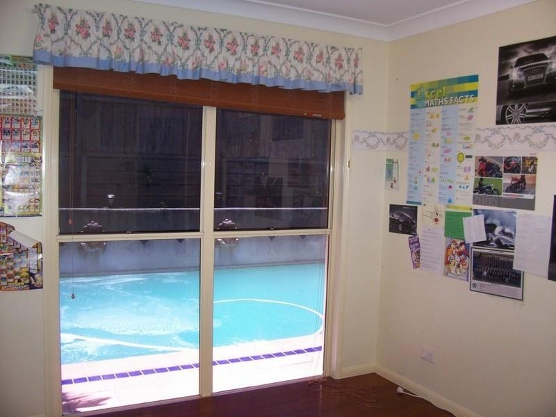 Mount Ommaney QLD 4074