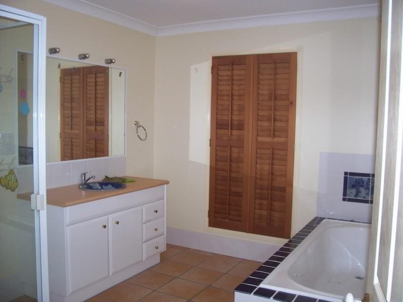 Mount Ommaney QLD 4074