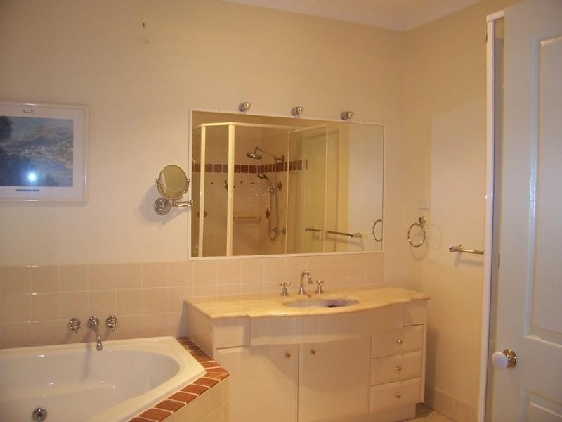 Mount Ommaney QLD 4074