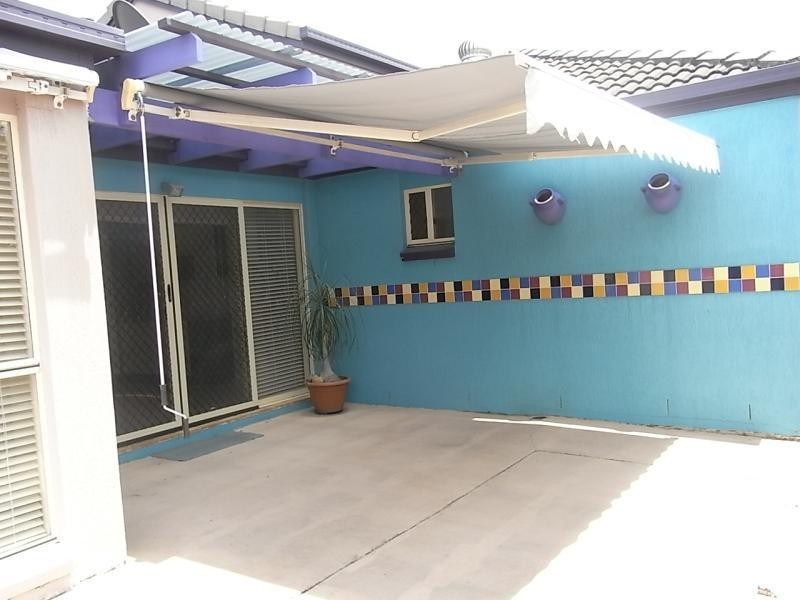 2 Girraween Close, Riverhills QLD 4074