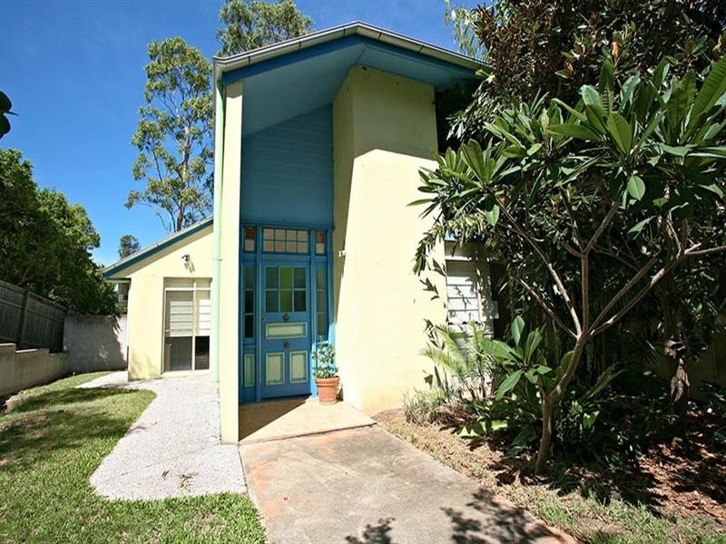 11 Summit Place, Mount Ommaney QLD 4074