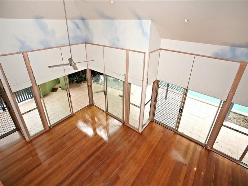 11 Summit Place, Mount Ommaney QLD 4074