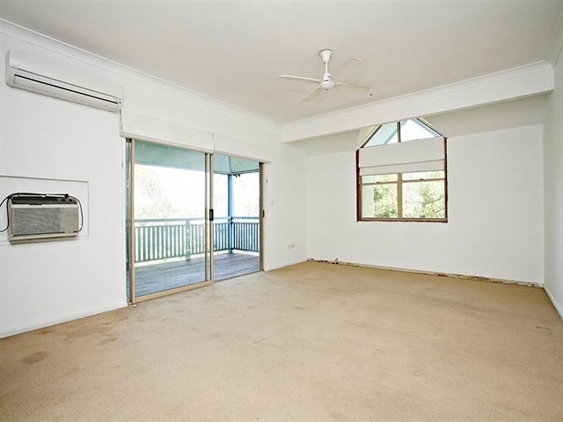 11 Summit Place, Mount Ommaney QLD 4074