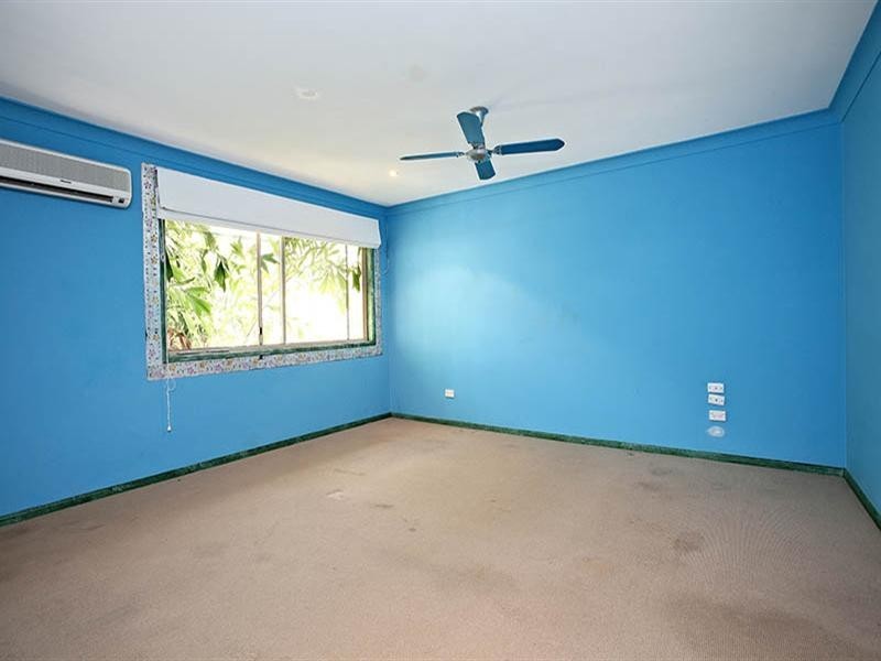 11 Summit Place, Mount Ommaney QLD 4074