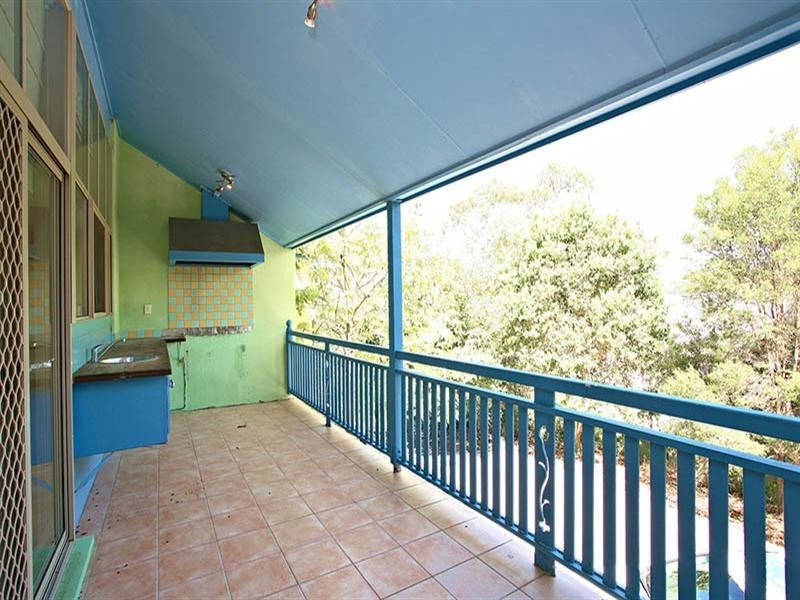 11 Summit Place, Mount Ommaney QLD 4074