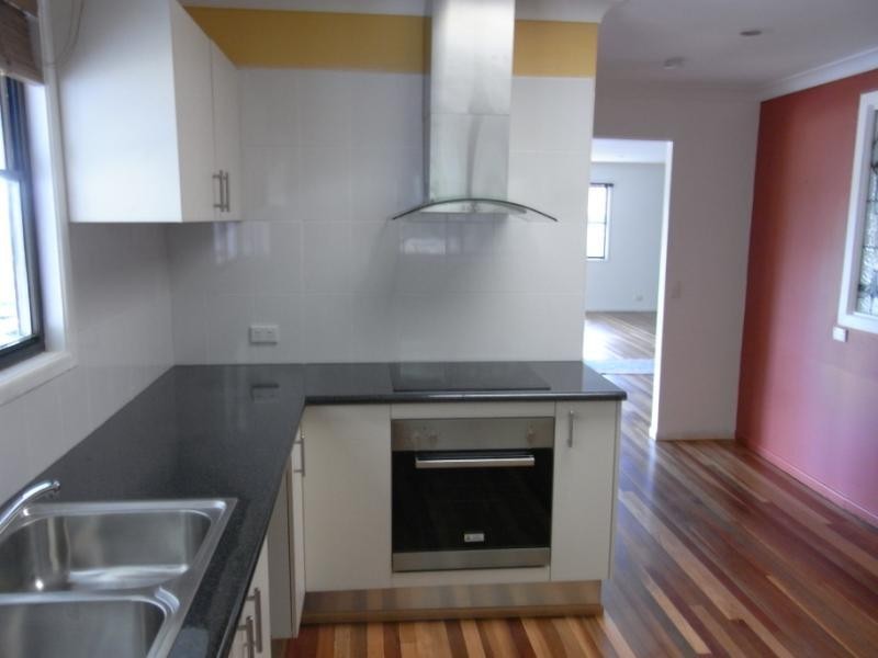 Seventeen Mile Rocks QLD 4073