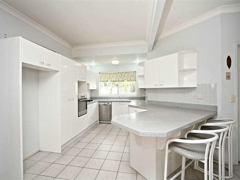 10 Abel Smith Crescent, Mount Ommaney QLD 4074