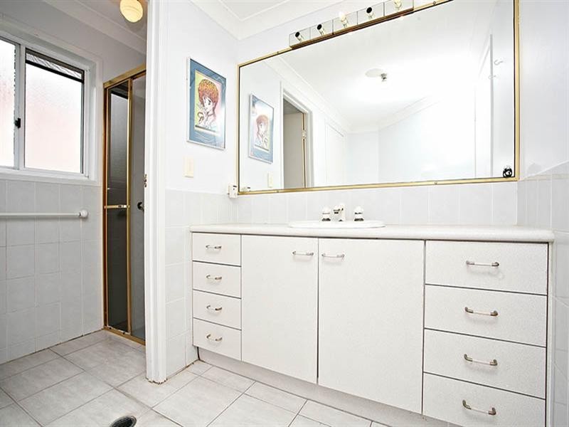 10 Abel Smith Crescent, Mount Ommaney QLD 4074