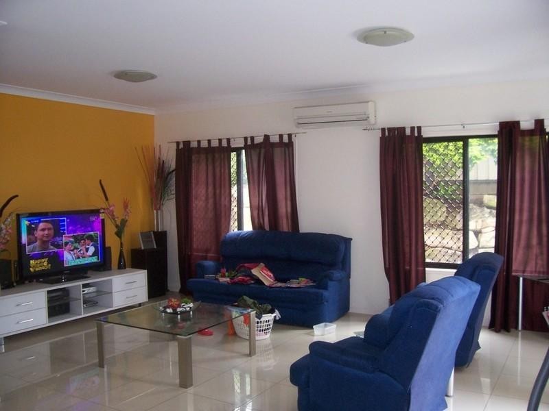 27 Gleneagles Crescent, Oxley QLD 4075