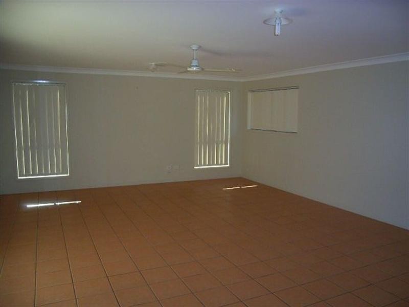 3 Robson Street, Forest Lake QLD 4078