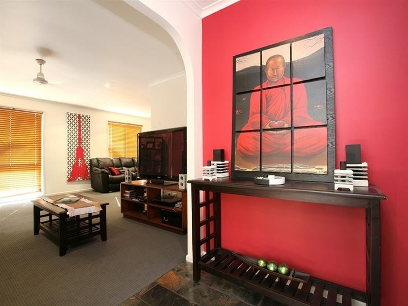 6 Mulla Close, Riverhills QLD 4074