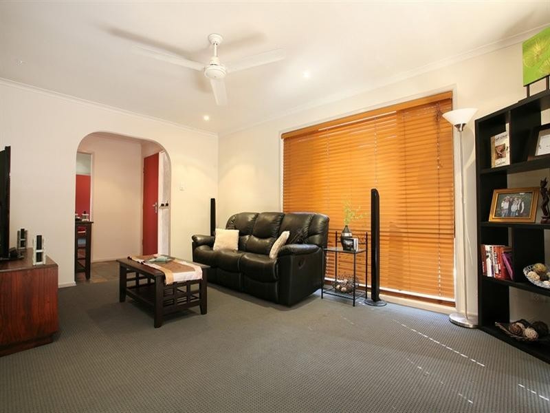 6 Mulla Close, Riverhills QLD 4074