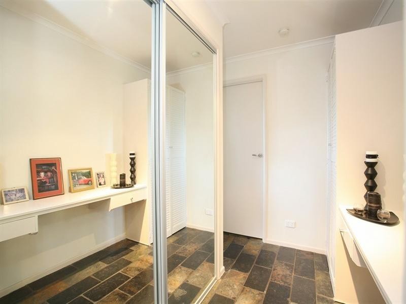 6 Mulla Close, Riverhills QLD 4074