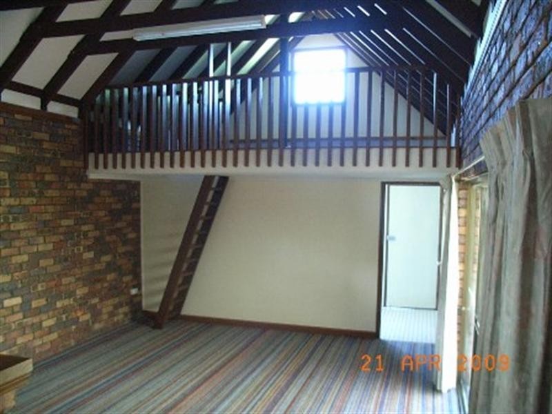 Mount Ommaney QLD 4074