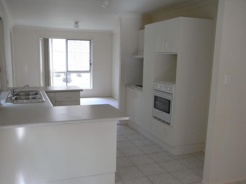 Seventeen Mile Rocks QLD 4073