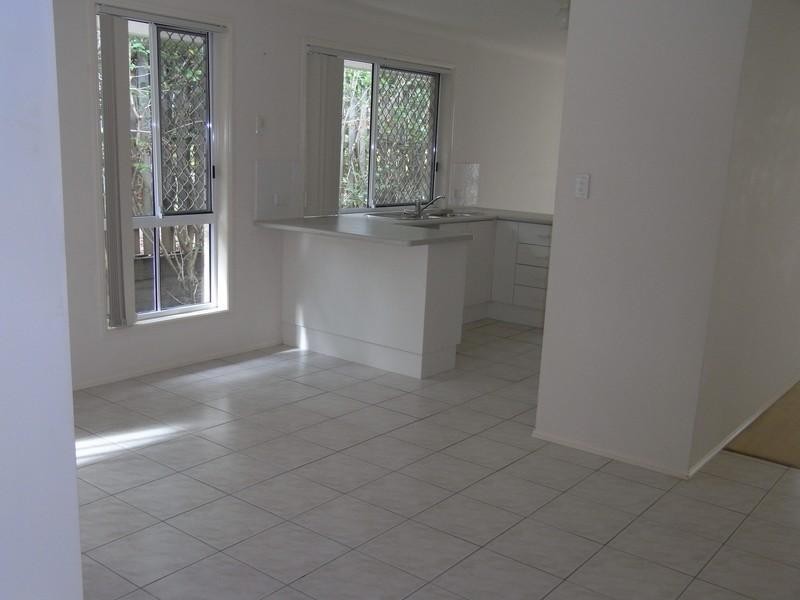 Seventeen Mile Rocks QLD 4073