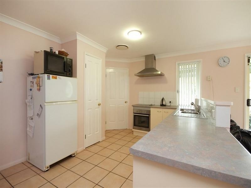 4 Bowerbird Close, Doolandella QLD 4077