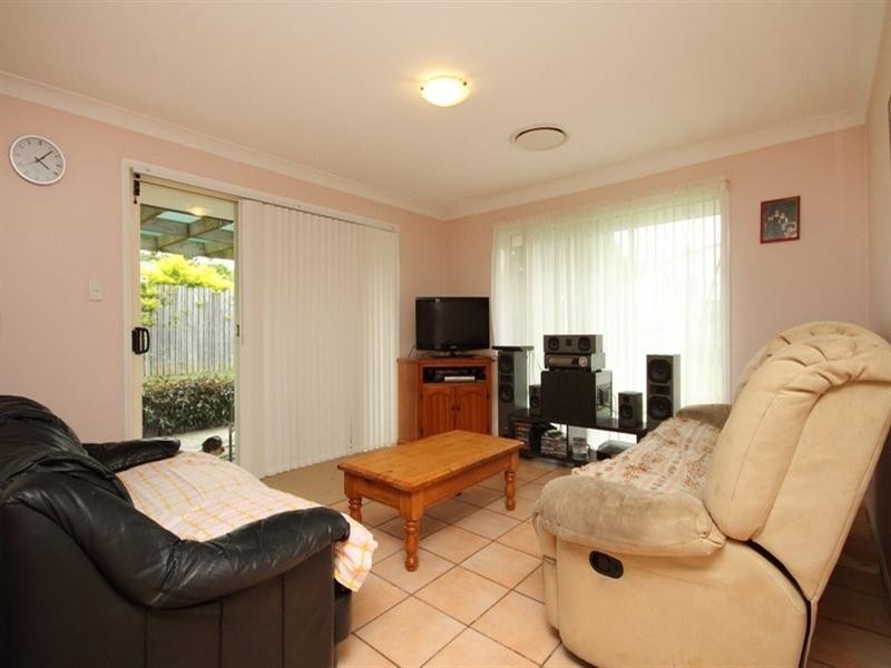 4 Bowerbird Close, Doolandella QLD 4077