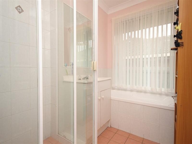 4 Bowerbird Close, Doolandella QLD 4077