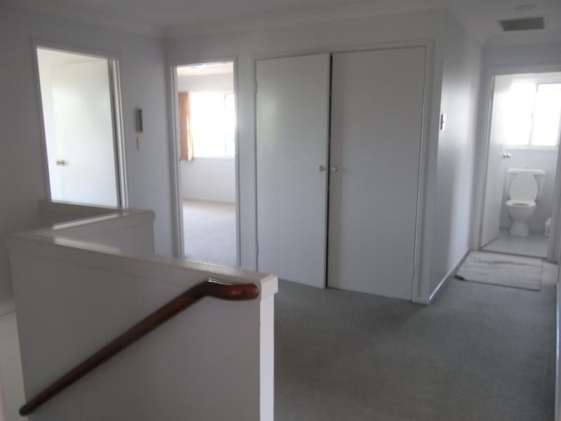 10 Abel Smith Crescent, Mount Ommaney QLD 4074