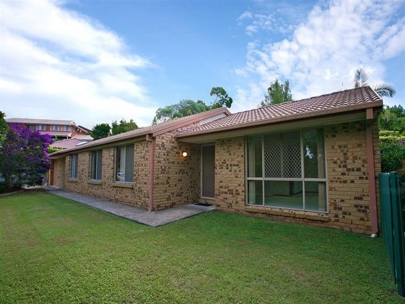 1 Janie Close, Sinnamon Park QLD 4073