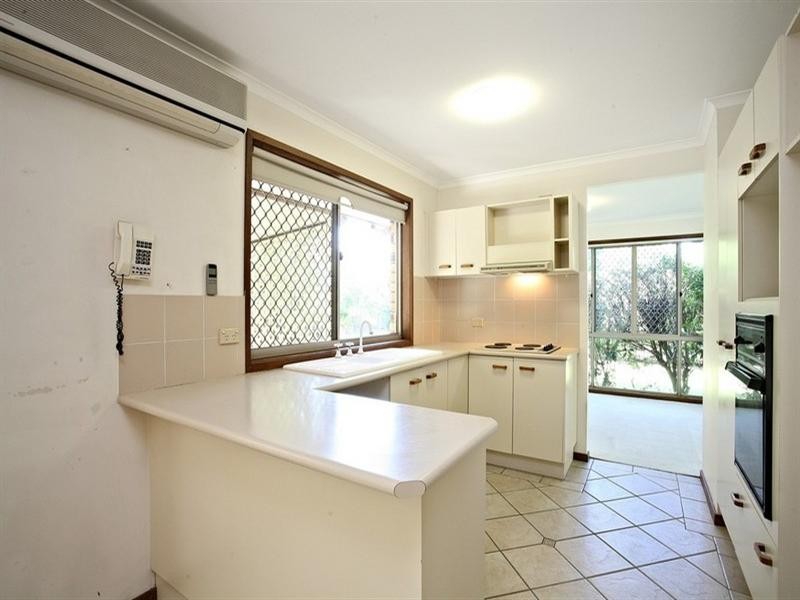1 Janie Close, Sinnamon Park QLD 4073